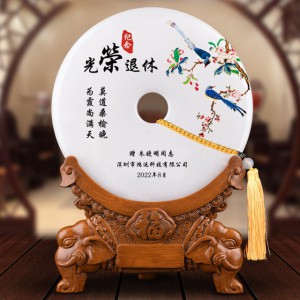 情深意长—为老同志退休精心挑选的精美礼品